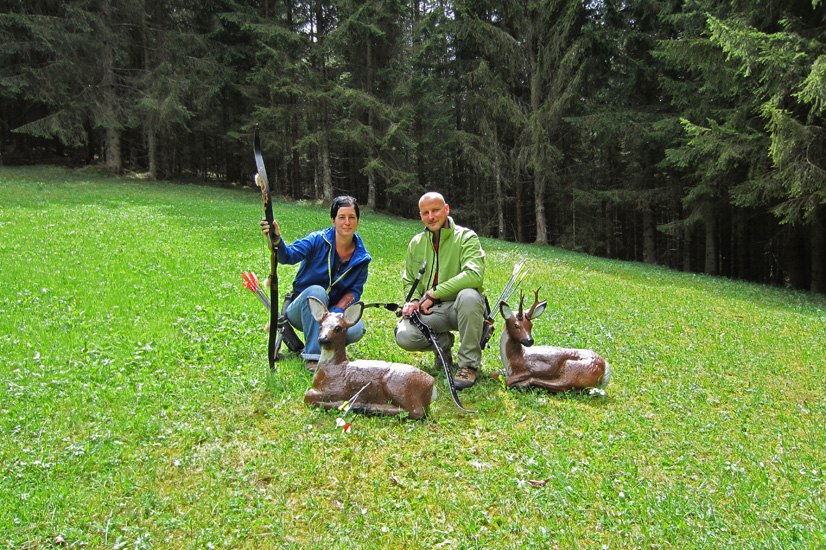 Bogenschießen auf Tierattrappen