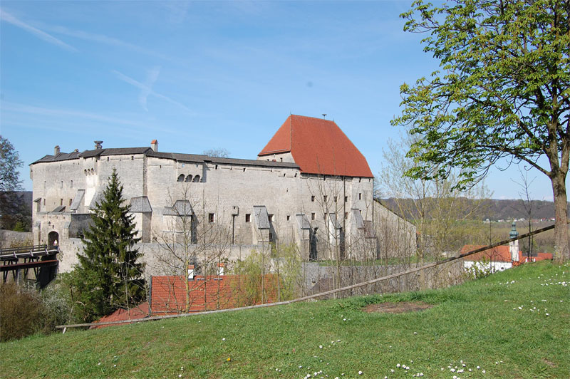 Burganlage aus dem 13. Jahrhundert