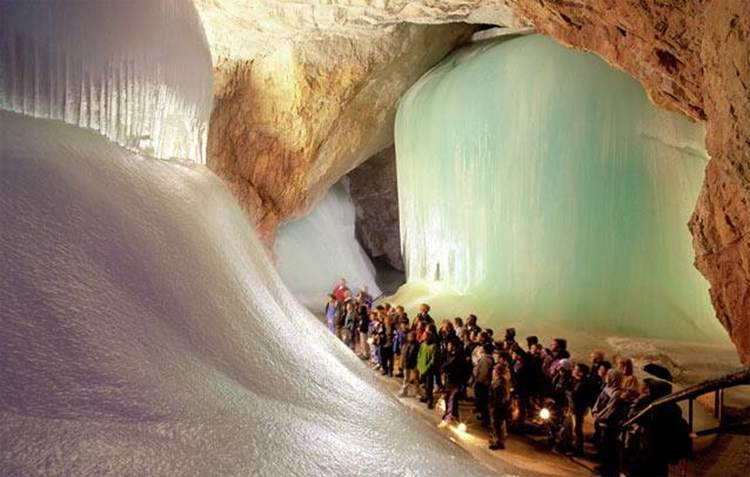Führung in der Eishöhle 