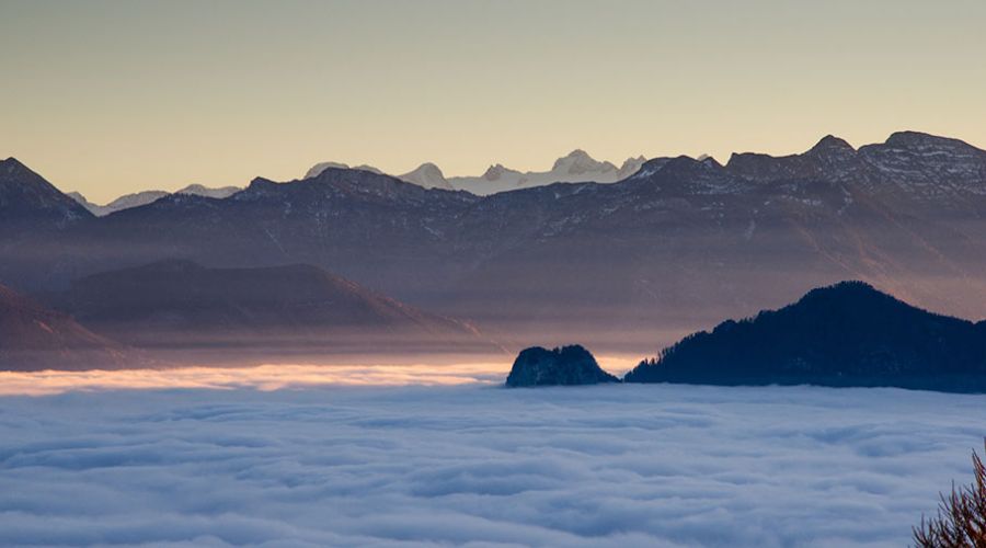Wolkenmeer in den Bergen