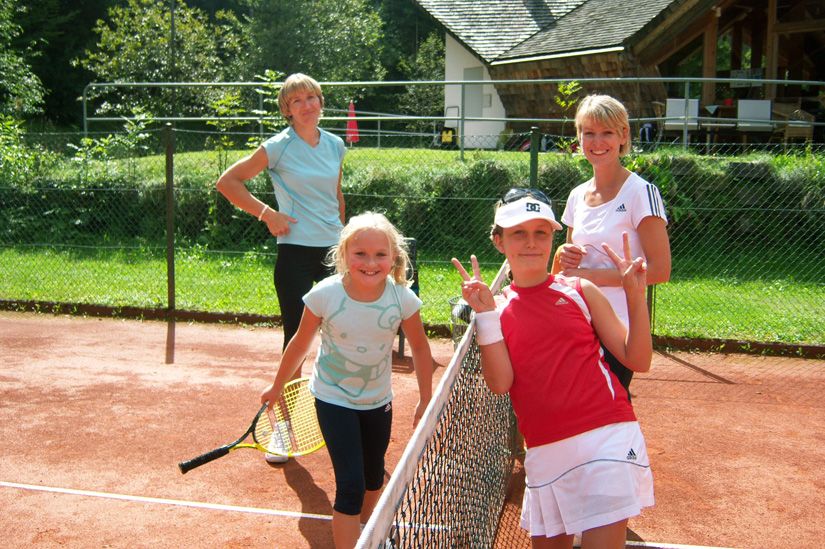 Aktiv auf dem Tennisplatz